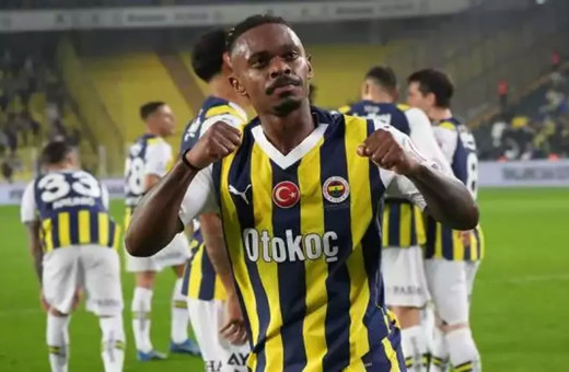 Fenerbahçe'de peş peşe ayrılıklar! Bir isim daha veda etti