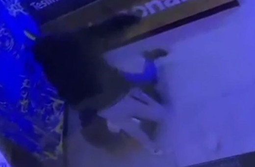 Müzisyeni sevgilisinin gözleri önüne döve döve öldürdüler! Sevgilisine laf atıp, arkası dönükken saldırdılar