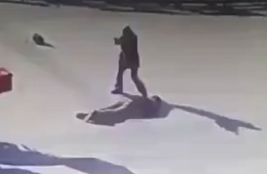 Saldırı anı! Çağlayan Adliyesi'nde silahlı saldırı saniye saniye kamerada! 2 saldırgan öldürüldü, 3'ü polis 5 yaralı