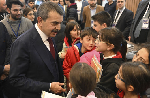 Milli Eğitim Bakanı Yusuf Tekin, Verimlilik ve Teknoloji Fuarı'nı ziyaret etti