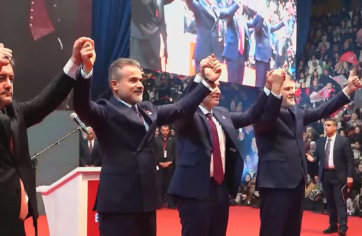 Yeniden Refah Partisi İstanbul Ankara ve İzmir adayları belli oldu Fatih Erbakan açıkladı