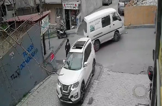 AK Parti adayı Aziz Yeniay'ın seçim çalışmasına silahlı saldırıda yeni görüntüler ortaya çıktı