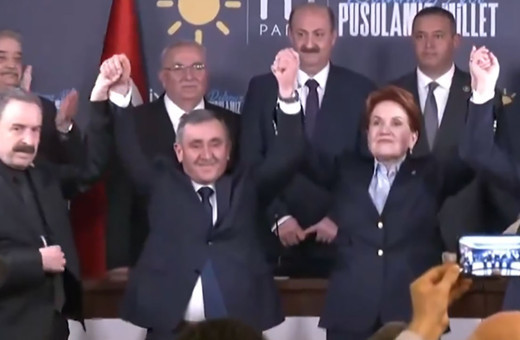 İYİ Parti'nin Ankara ilçe adayları belli oldu! Meral Akşener'e protesto, önünde yumruklaştılar...