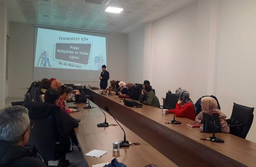 Kastamonu Üniversitesi’nden öğretmenlere proje eğitimi