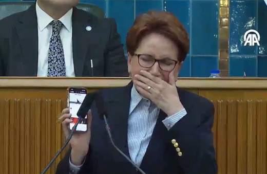 Meral Akşener kürsüde hıçkıra hıçkıra ağladı! İşte Akşener'i ağlatan şarkı...