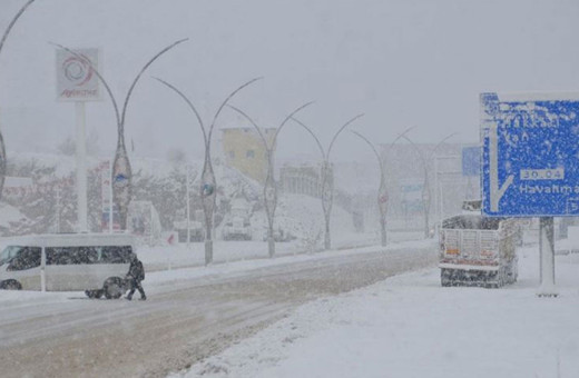 Hakkari merkez ve Yüksekova'da taşımalı eğitime bugün ara verildi