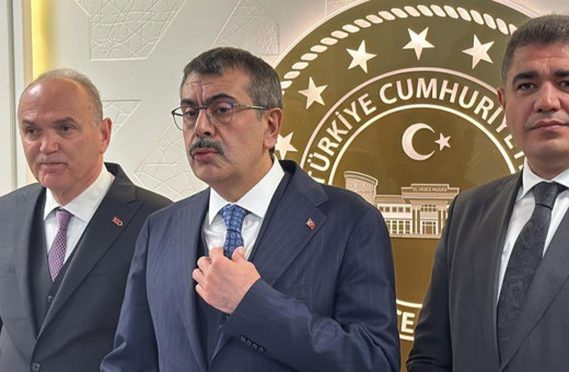 Milli Eğitim Bakanı Yusuf Tekin vatandaşlara seslendi: Hep beraber taşın altına elimizi koyalım!