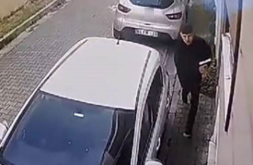 Zile basıp saklandı, kapıyı açan dedesini vurdu