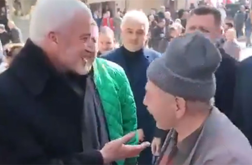 Belediye başkan adayından 'evlenecek kadın bulmasını' istedi! Enver Yılmaz bakın ne yaptı?