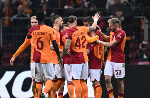 Galatasaray Antalyaspor'u 2-1'lik skorla mağlup etti