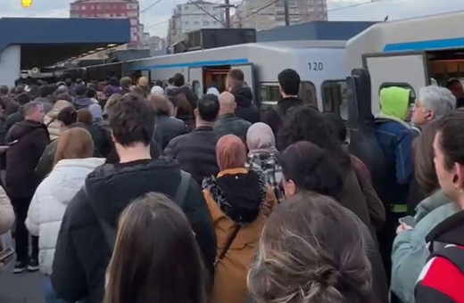 İstanbul'da metro bozuldu, yürüyen merdiven ters yönde hareket etti Murat Kurum: 31 Mart’ta beceriksizlik son bulacak