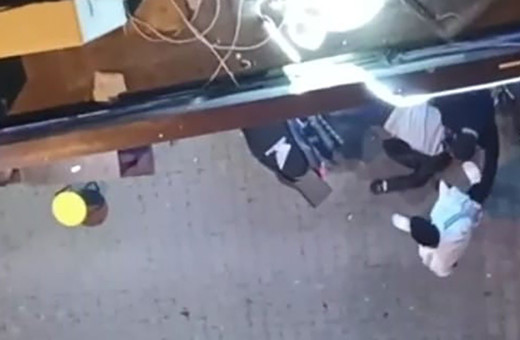 Korkunç olay! Motosiklet devrilince düştüler, patlayan tabanca kuzenini öldürdü