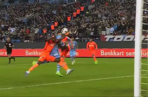 Trabzonspor'da penaltı isyanı! "Atılan tekme sonrası..."