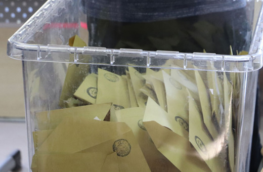 Cem Küçük İstanbul'da CHP listelerinden giren DEM Partili isimleri yazdı