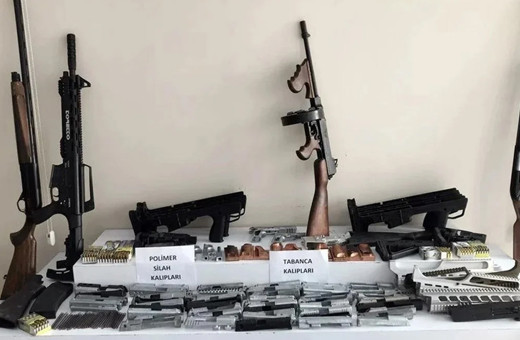75 ilde 'silah kaçakçılığı' operasyonu: Yüzlercesi ele geçirildi