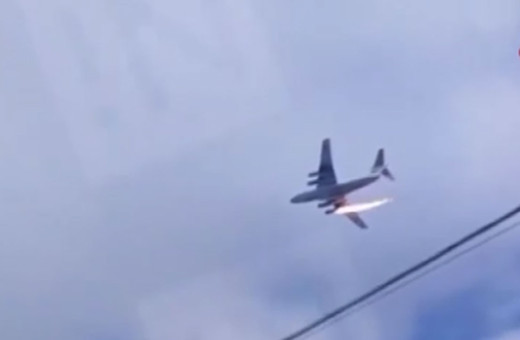 Rusya'da 15 kişiyi taşıyan nakliye uçağı düştü