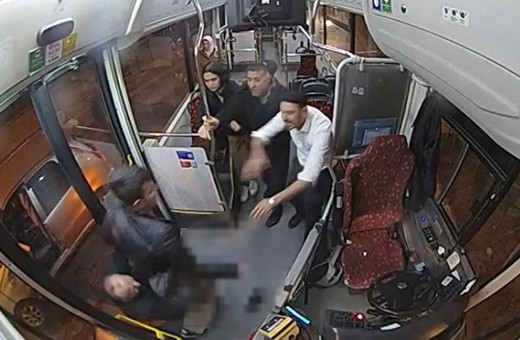 İETT otobüsünde dehşet anları! Şoför kalbinden bıçaklandı