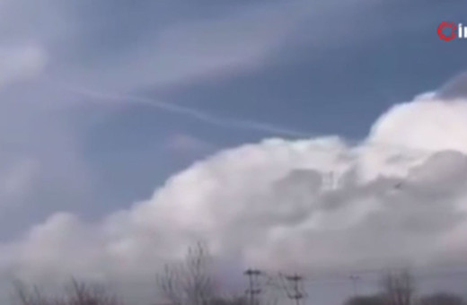 Konya'da düşen uçaktan pilotun atlama anı kamerada