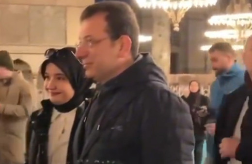 Ayasofya'ya 3.5 yıl sonra giden Ekrem İmamoğlu sosyal medyada gündem oldu