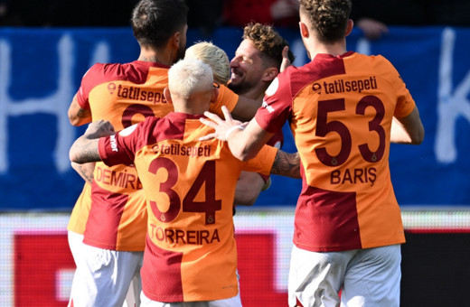 Gol düellosu Galatasaray'ın! Kasımpaşa maçı 10 kişi tamamladı