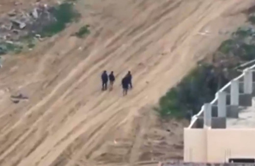 İsrail Gazze'de silahsız yürüyen 4 sivili SİHA'dan atılan füzeyle öldürdü korkunç görüntüler ortaya çıktı