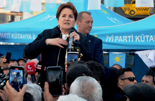 İYİ Parti Genel Başkanı Meral Akşener Kütahya'da esnafı ziyaret etti
