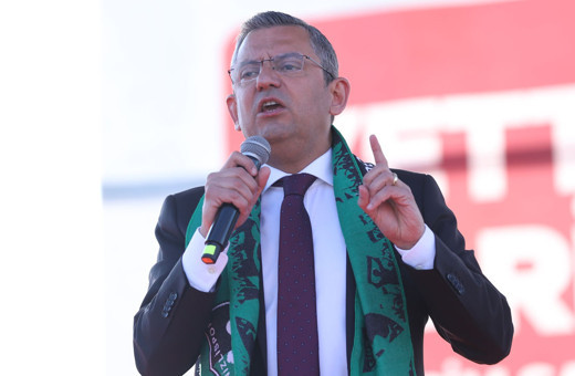 Özgür Özel'in aday tanıtımında zor anları Merkezefendi ilçe başkanı törene çıkmadı