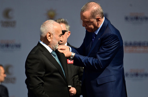 Yeniden Refah'tan istifa eden İstanbul Milletvekili Suat Pamukçu AK Parti'ye katıldı