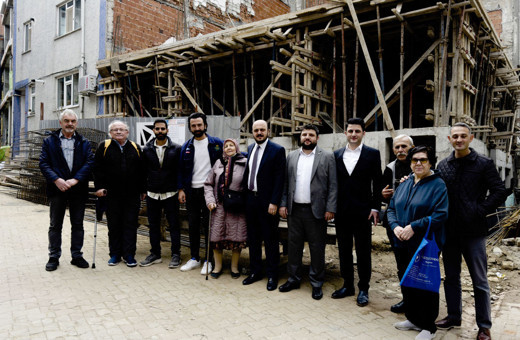 'Yarısı Bizden Kampanyası'nda ilk temel Üsküdar Salacak'ta atıldı