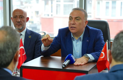 MHP'li İzzet Ulvi Yönter: Tatil Ekrem Bey'e çok yakışıyor