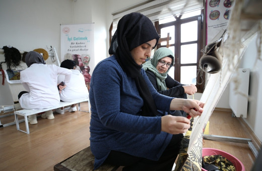 Diyarbakır'da kadınların işlediği halılar Japonya'ya gönderiliyor