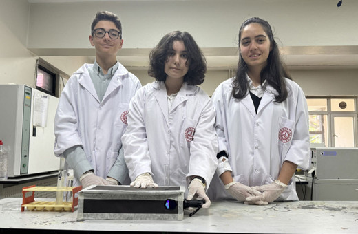 Lise öğrencileri balık kılçığından sudaki cıva iyonlarını tespit eden kit geliştirdi