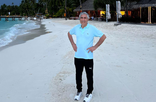 AK Partili Hüseyin Filiz'den tepki çeken paylaşım: Maldivler güzel ama torunlarla başka güzel