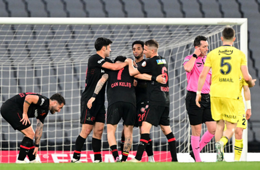 Karagümrük - Fenerbahçe maçının Portekizli VAR'ı tam not aldı!