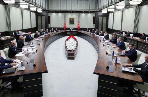 AK Parti ve kabinede değişik olacak mı? AK Parti kulislerinde 'sürpriz olur' değerlendirmesi