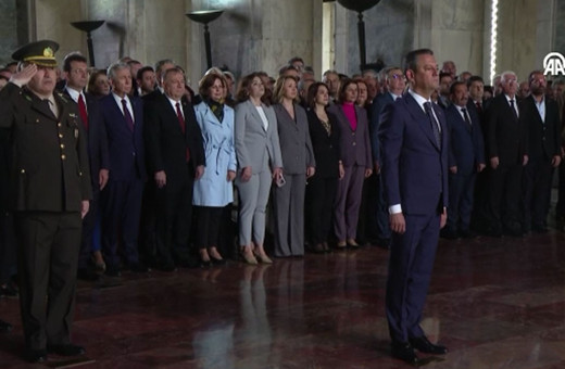 CHP heyeti Anıtkabir'i ziyaret etti