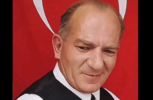 Atatürk'e benzerliğiyle bilinen kişi Tiktok'ta 23 Nisan özel yayını açtı hediyeleri topladı