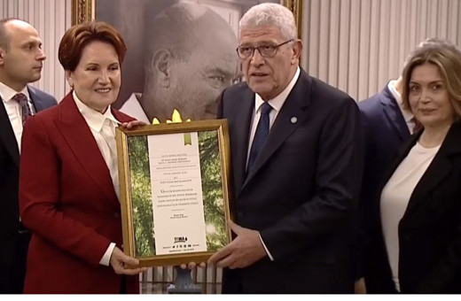 İYİ Parti'de devir teslim töreni! Müsavat Dervişoğlu, görevi Meral Akşener'den devraldı