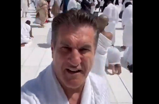 Mustafa Sarıgül Kabe'de atanamayan öğretmenler için dua etti