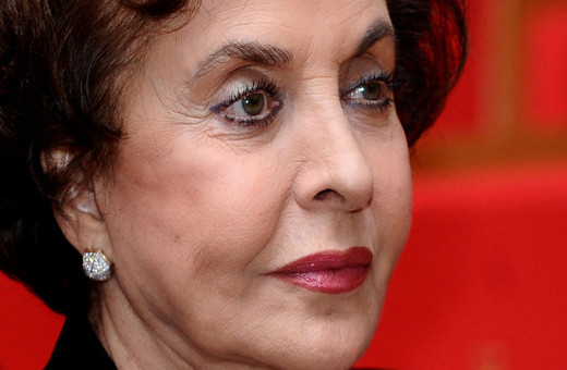 Usta oyuncu Ayten Gökçer son yolculuğuna uğurlandı