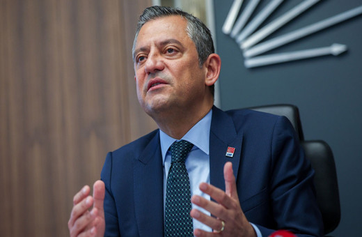 CHP Genel Başkanı Özgür Özel partisinin il belediye başkanlarıyla toplantı yaptı