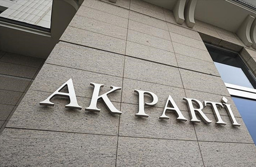 Cumhurbaşkanı Erdoğan değişim sinyali vermişti! AK Parti'de peş peşe istifalar