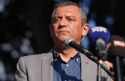 CHP Genel Başkanı Özgür Özel, Gülsün Bor ve Altan Feyman'ın cenaze törenlerine katıldı