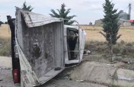 Afyonkarahisar'da  feci kaza! TIR ve kamyonet çarpıştı: 2 ölü