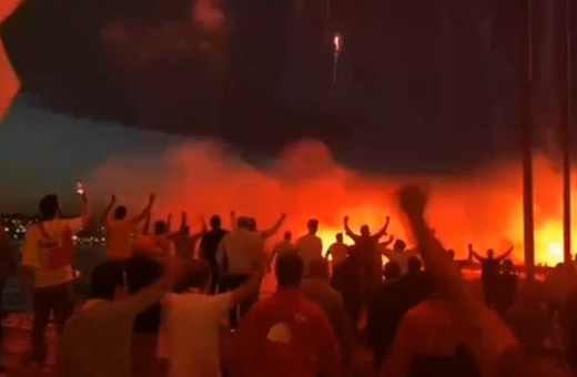 Fenerbahçe ile Galatasaraylı taraftarlar arasında Kalamış’ta kavga