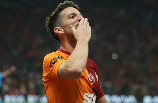 Dries Mertens, sarı-kırmızılılarda bir sezon daha kalacak