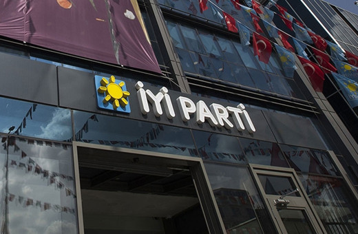 Sular durulmuyor! İYİ Parti'de kritik bir istifa daha