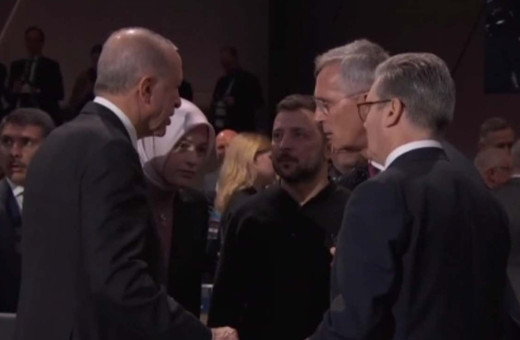 Erdoğan'dan, NATO-Ukrayna Konseyi Oturumu'nda ayaküstü 3'lü zirve