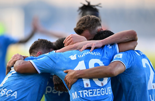 Trabzonspor Avrupa Ligi'nde tur kapısını araladı