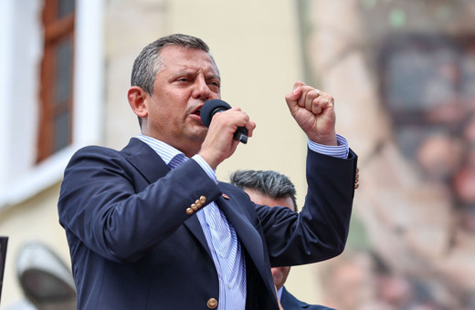 Instagram'a erişim engeli! CHP lideri Özgür Özel: Instagram konusunda bir küresel saçmalık, bir de ulusal saçmalık yaşanıyor